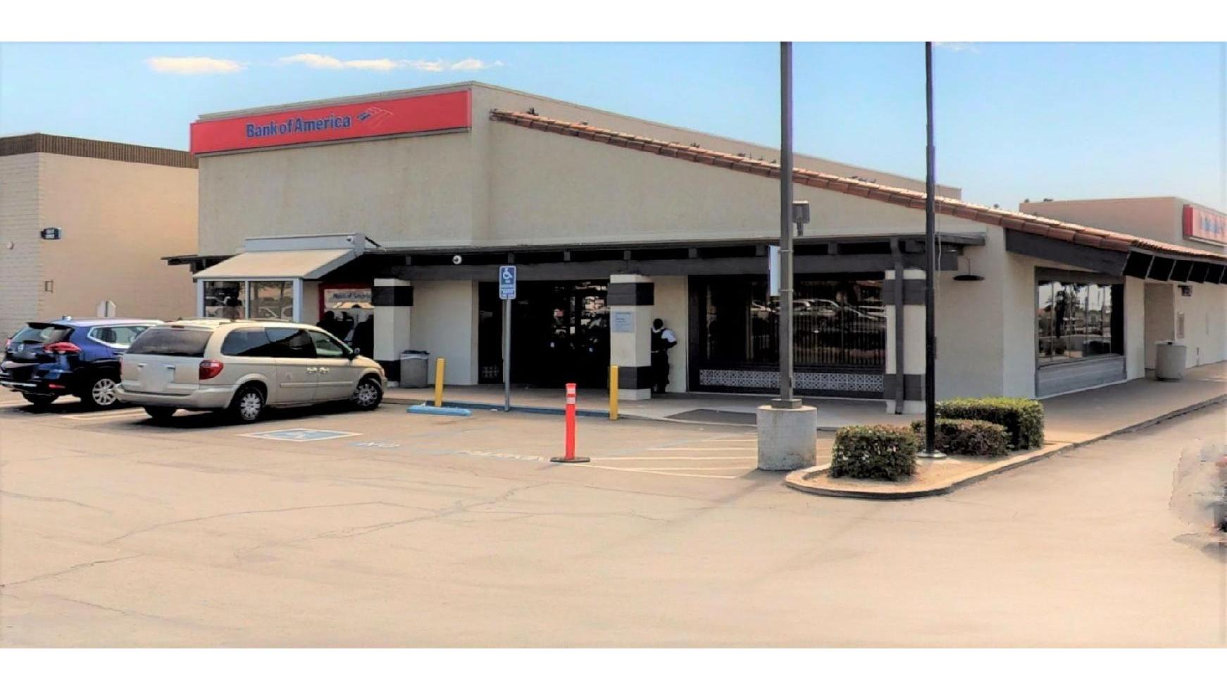 Bank of America (with Drive-thru ATM) 01