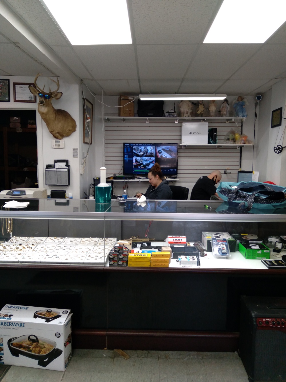 Lev's Pawn Shop 01