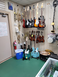 Danny's Pawn & Sporting Goods 03