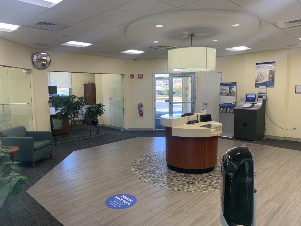 Rockland Trust Branch & Commercial Lending Center 01