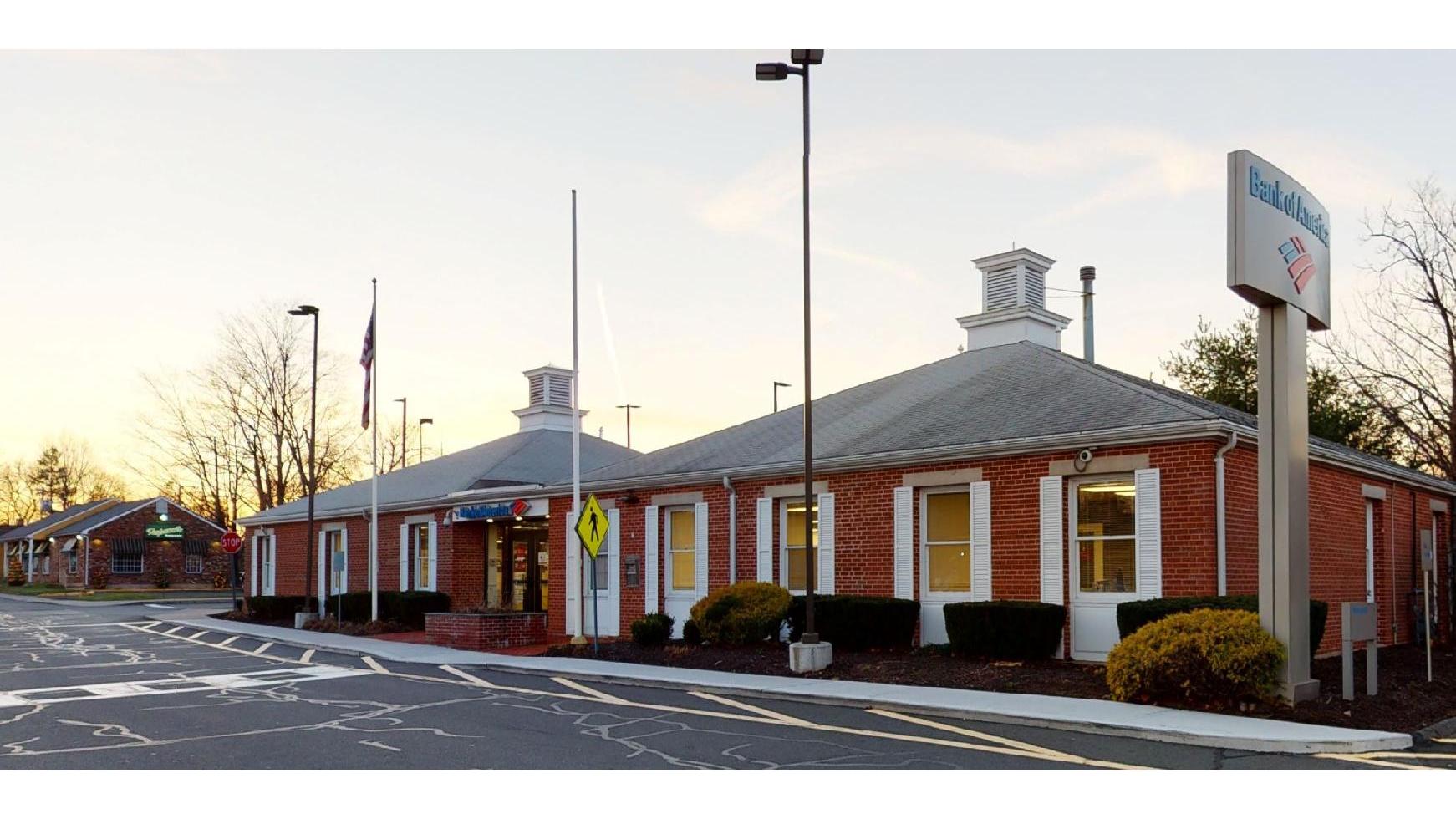 Bank of America (with Drive-thru ATM) 01