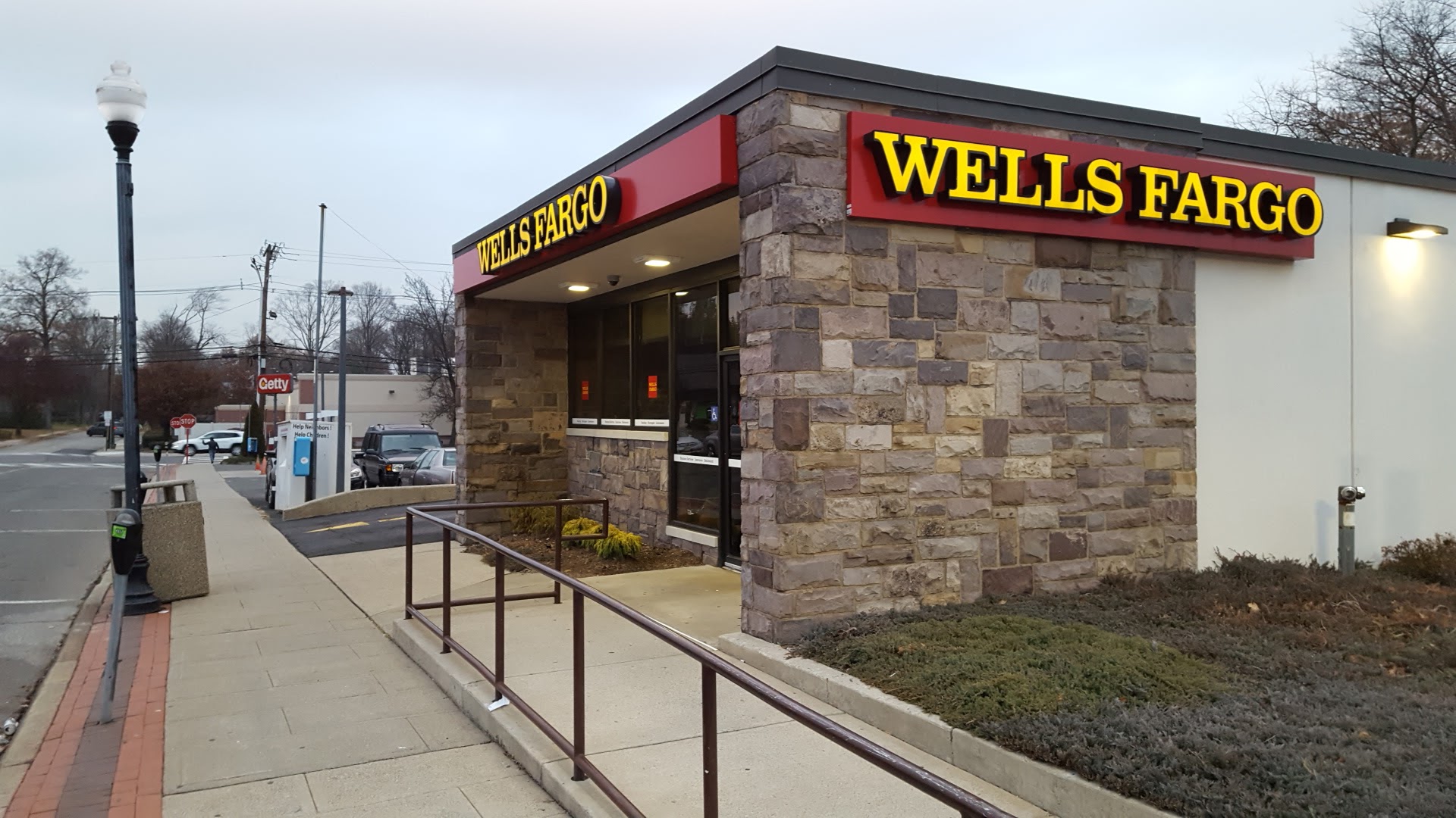 Wells Fargo Bank 01