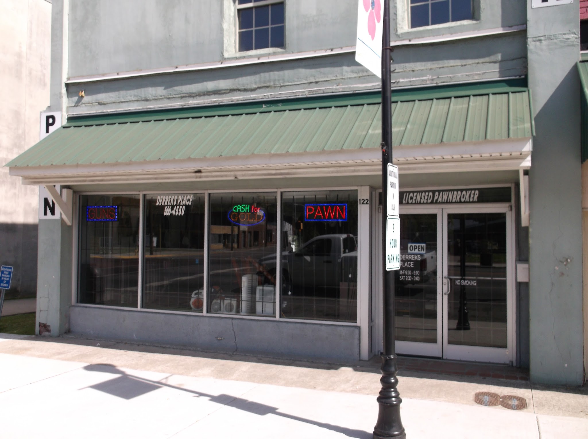 Derrek's Place 01