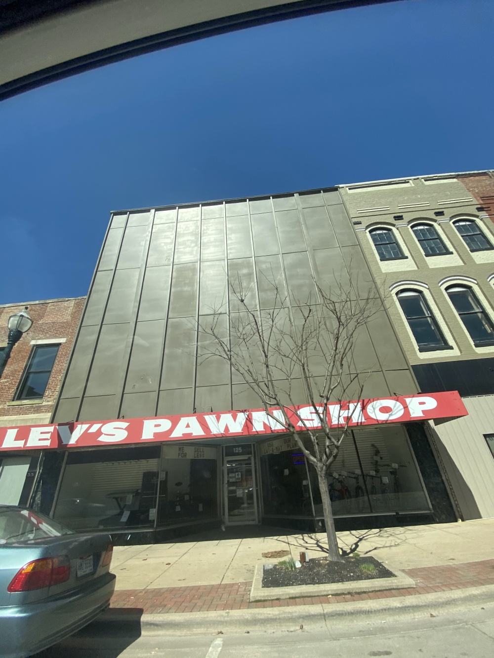 Lev's Pawn Shop 01