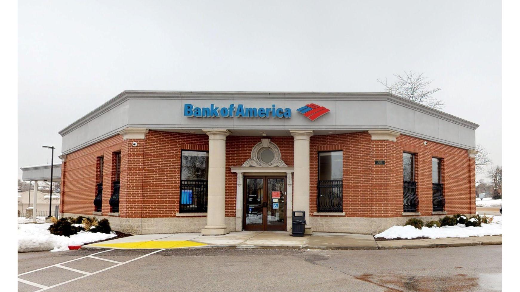 Bank of America (with Drive-thru ATM) 01
