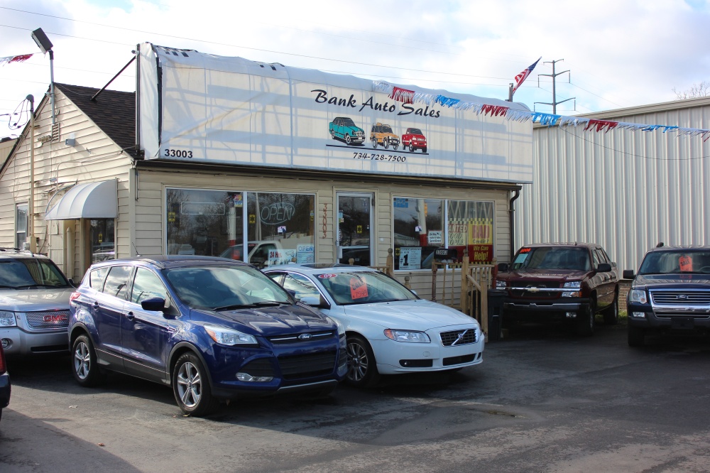 Bank Auto Sales 01