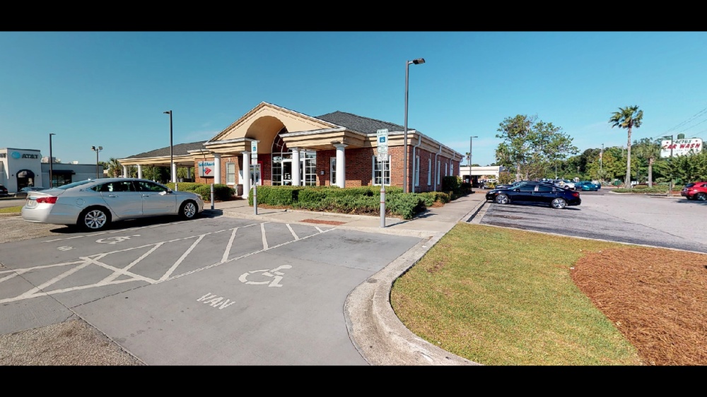 Bank of America (with Drive-thru services) 01