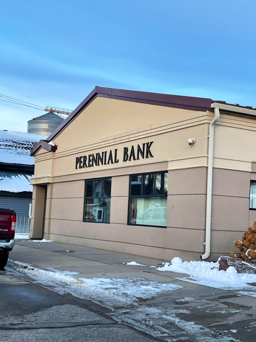 Perennial Bank 01