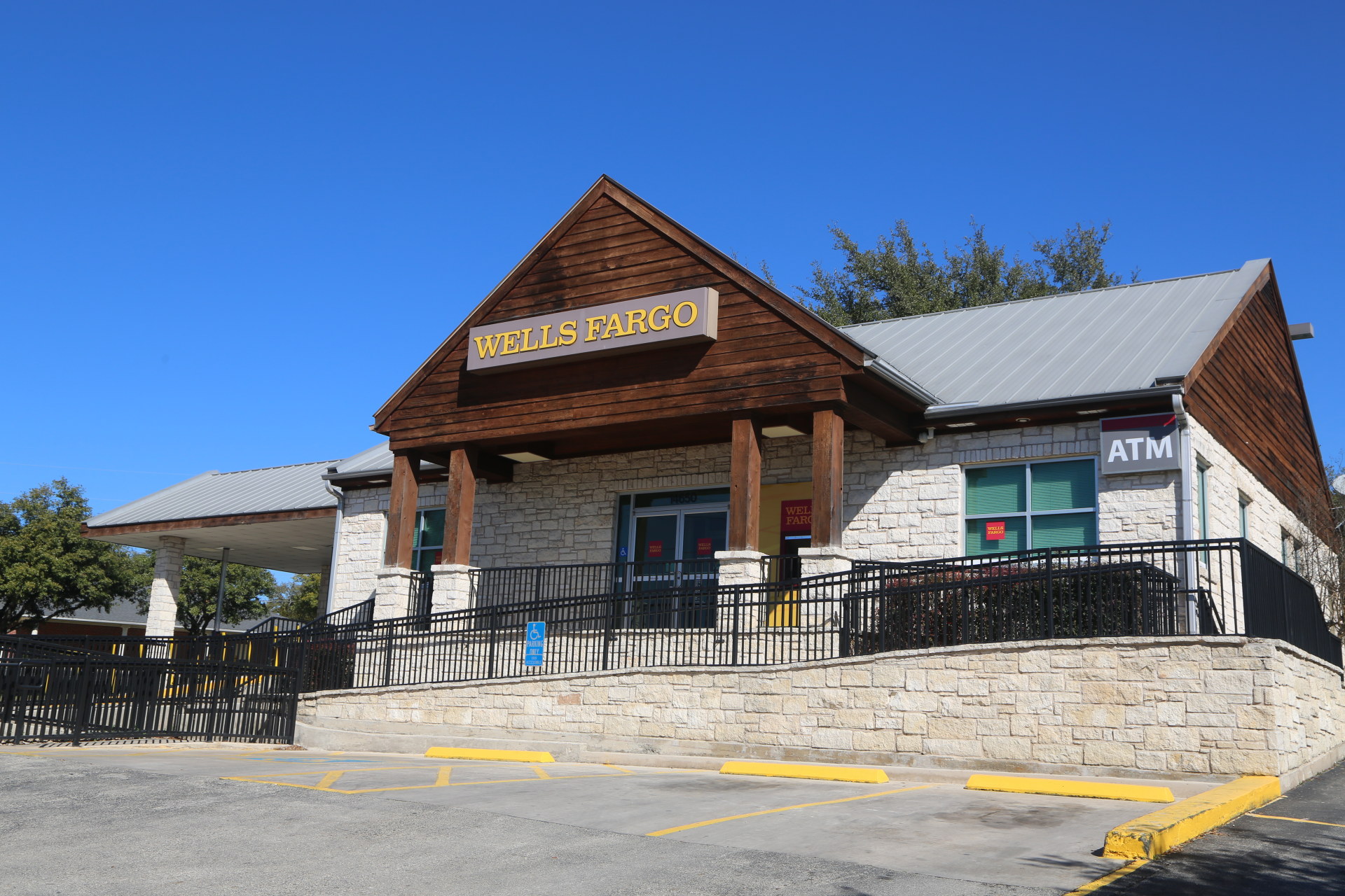 Wells Fargo Bank 01
