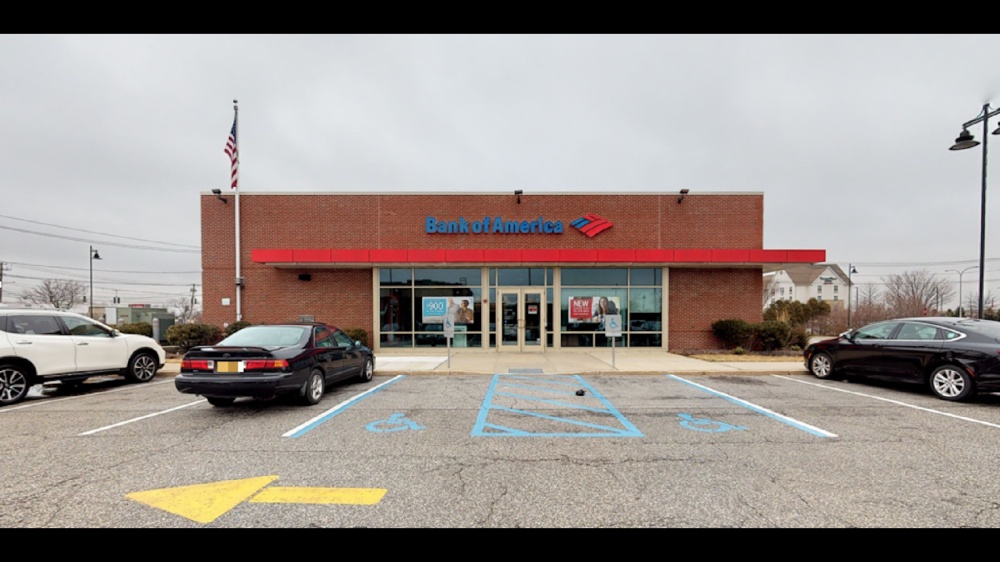 Bank of America (with Drive-thru ATM) 01