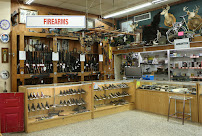 Pelican Pawn 03