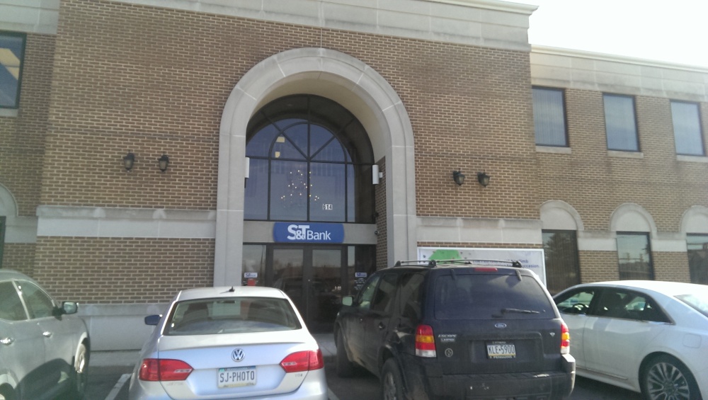 S&T Bank 01