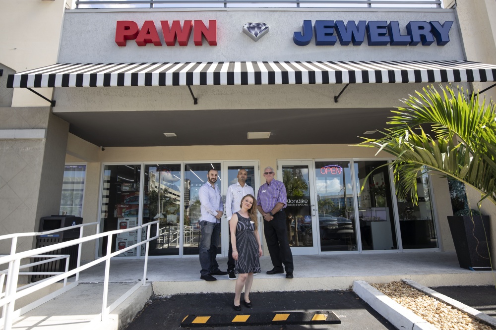 US Pawn Jewelry Across Hard Rock 01