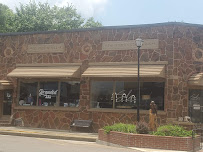 Broken Bow Pawn & Gun 02