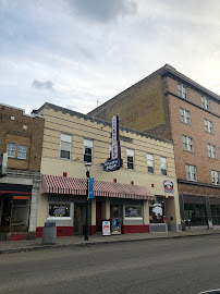 Richie's Pawn Central 01