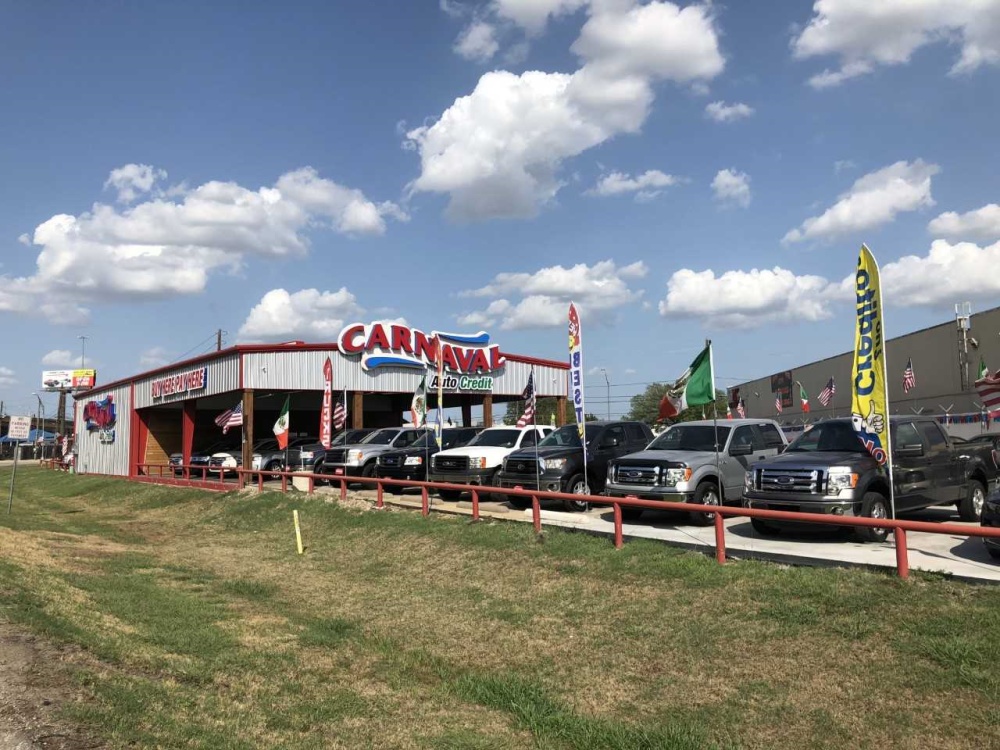 Carnaval Auto Credit 01
