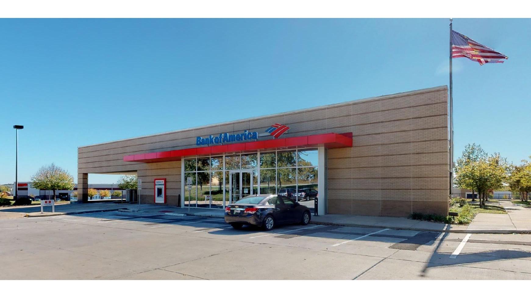 Bank of America (with Drive-thru ATM) 01