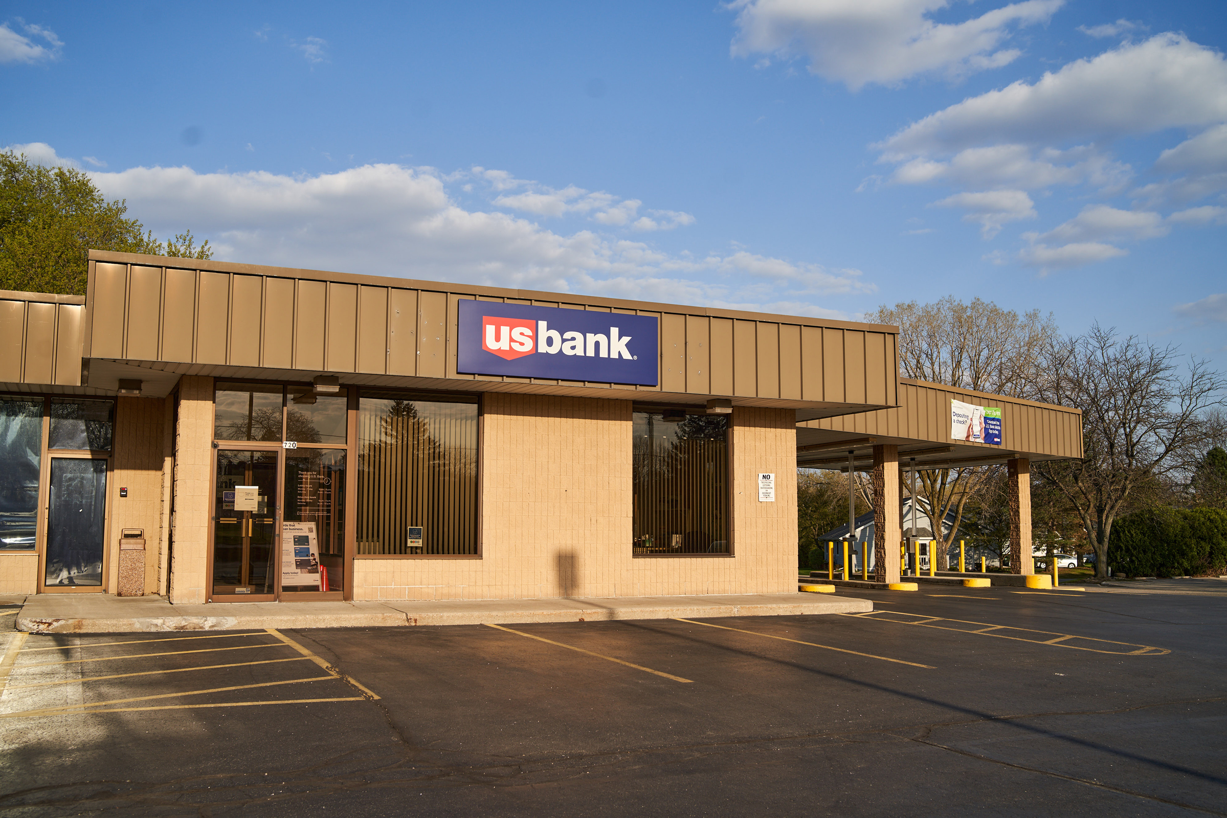 U.S. Bank Branch 01
