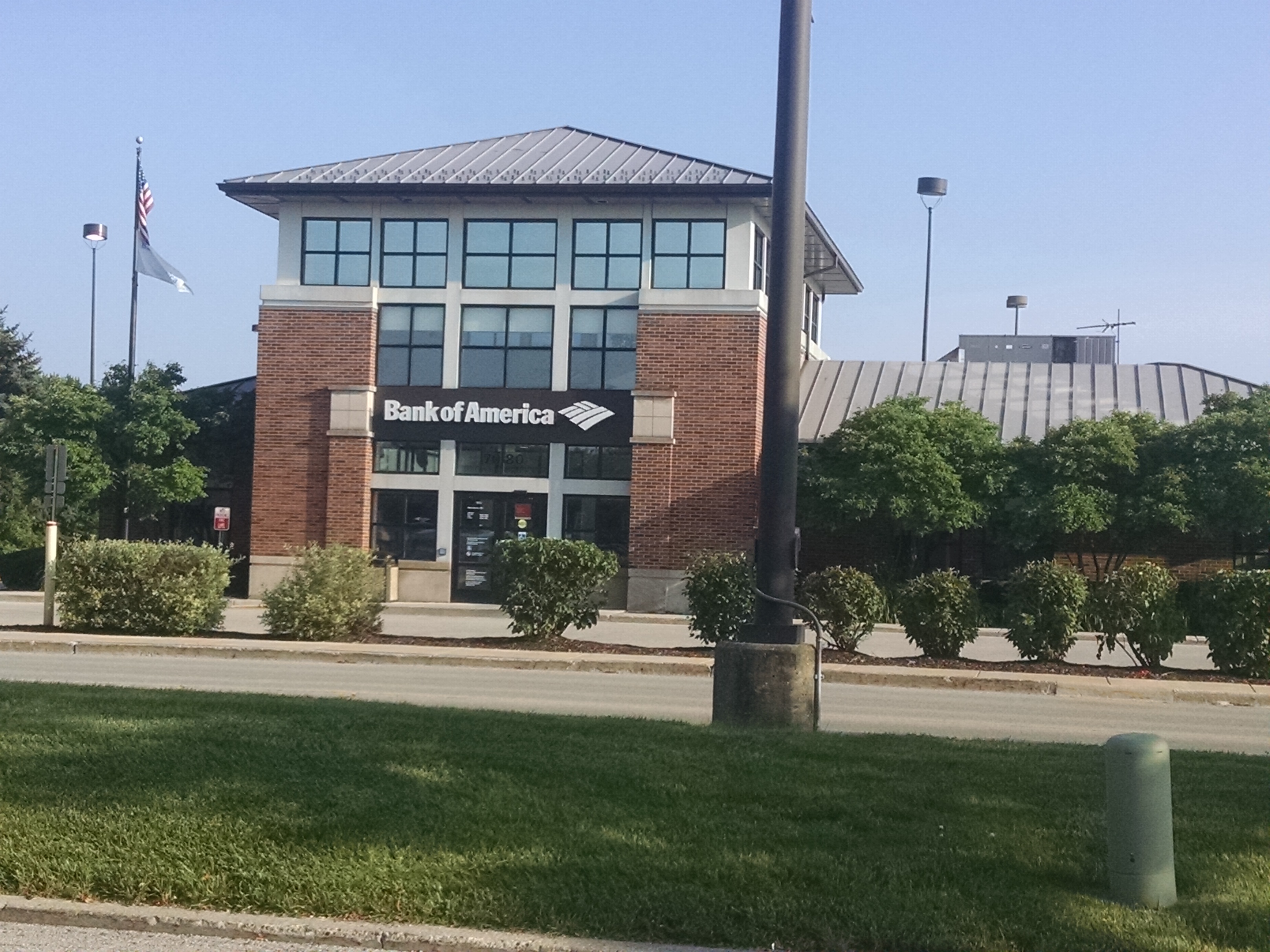 Bank of America (with Drive-thru ATM) 01