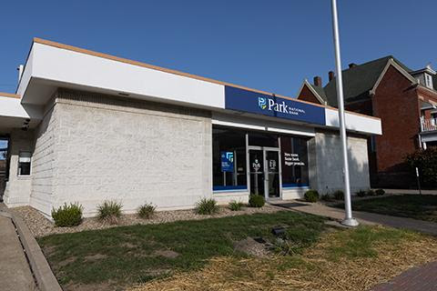 Park National Bank: New Lexington Office 01