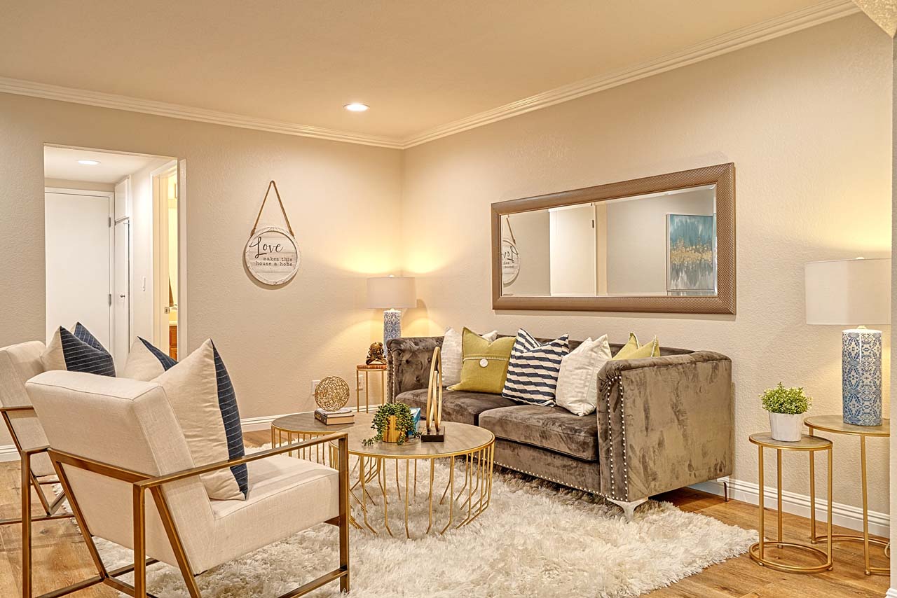 Coldwell Banker: Poyen Gono 01