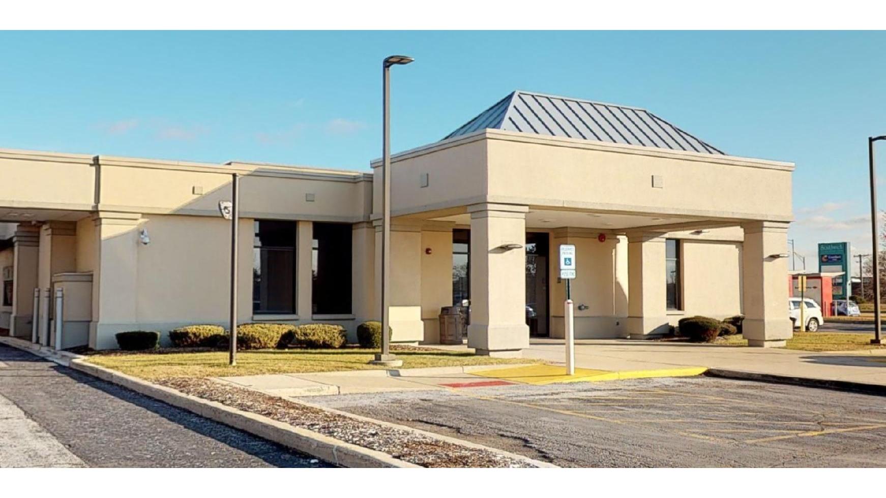Bank of America (with Drive-thru ATM) 01