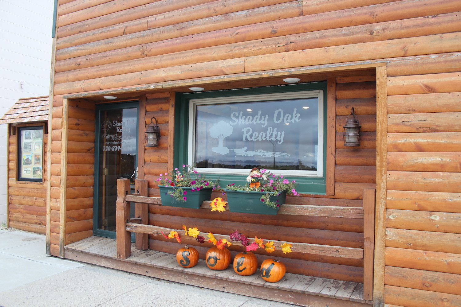 Shady Oak Realty 01