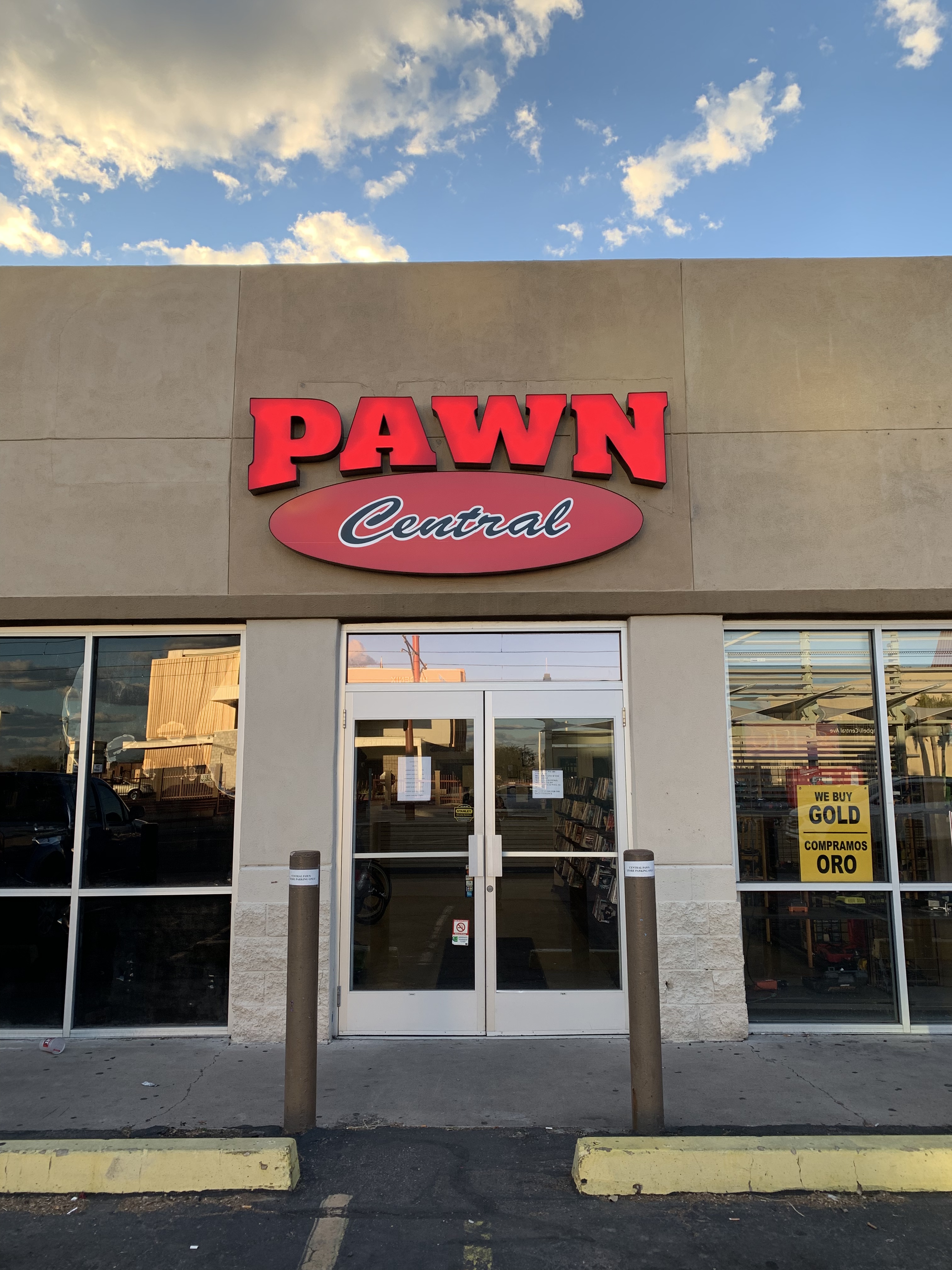 Central Pawn 01
