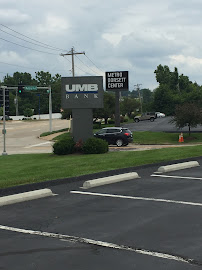 UMB Bank (with drive-thru services) 01