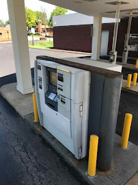 UMB Bank (with drive-thru services) 03