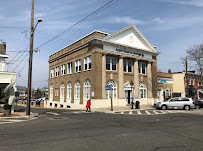 Apple Bank 03