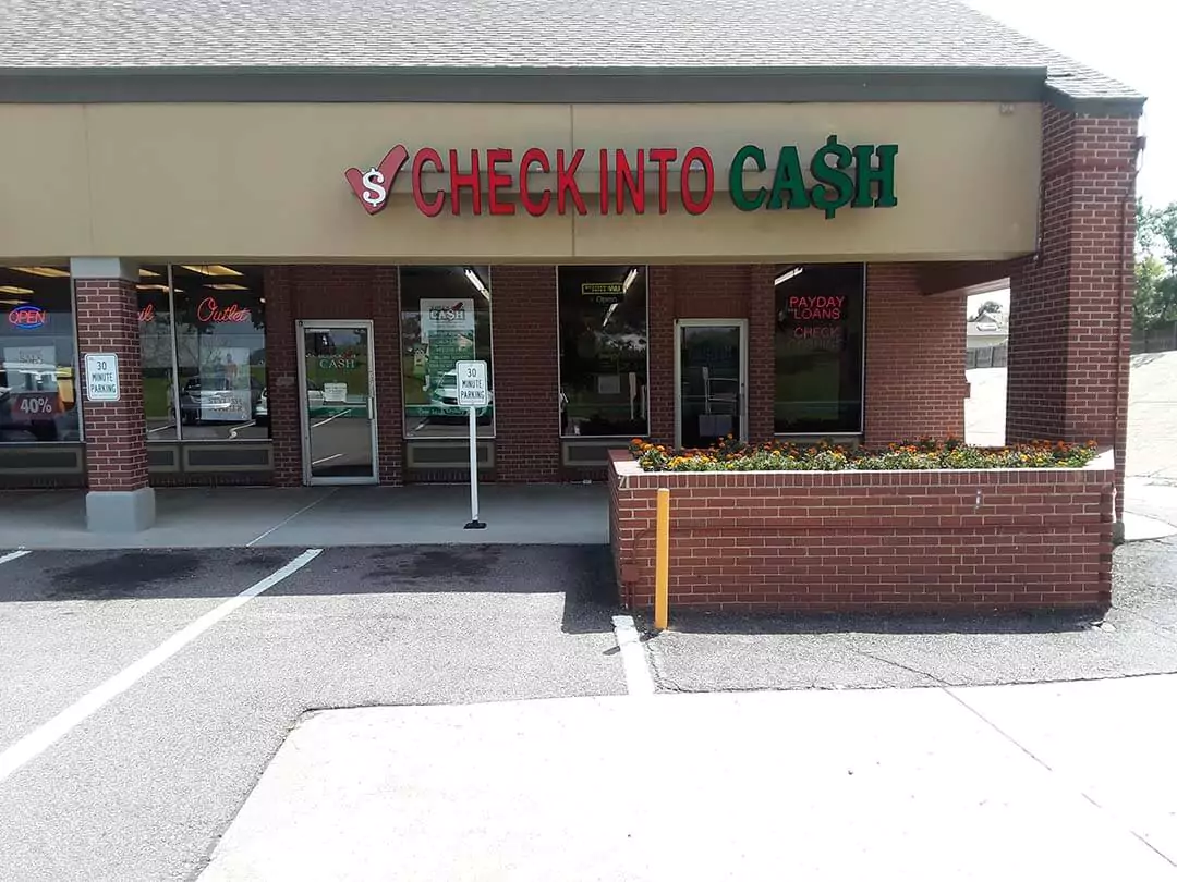 Check Into Cash 01