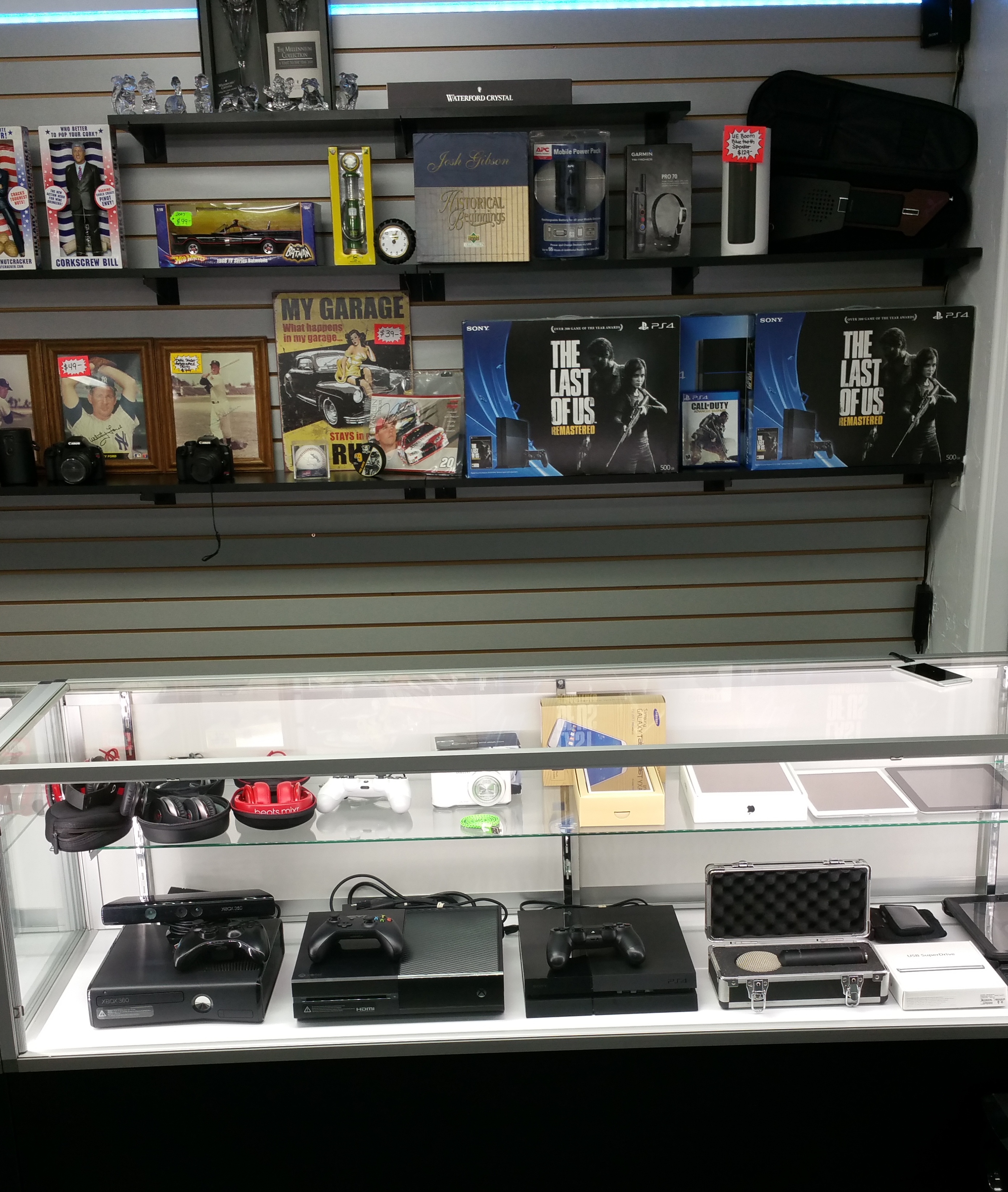 VIP Pawn Shop 01