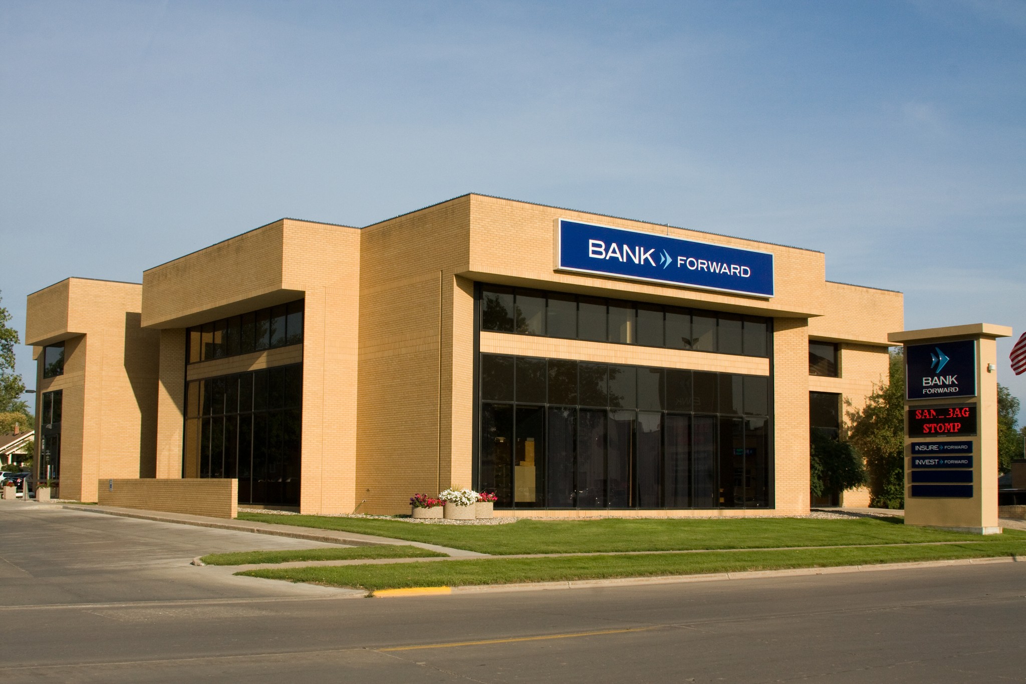 Bank Forward 01