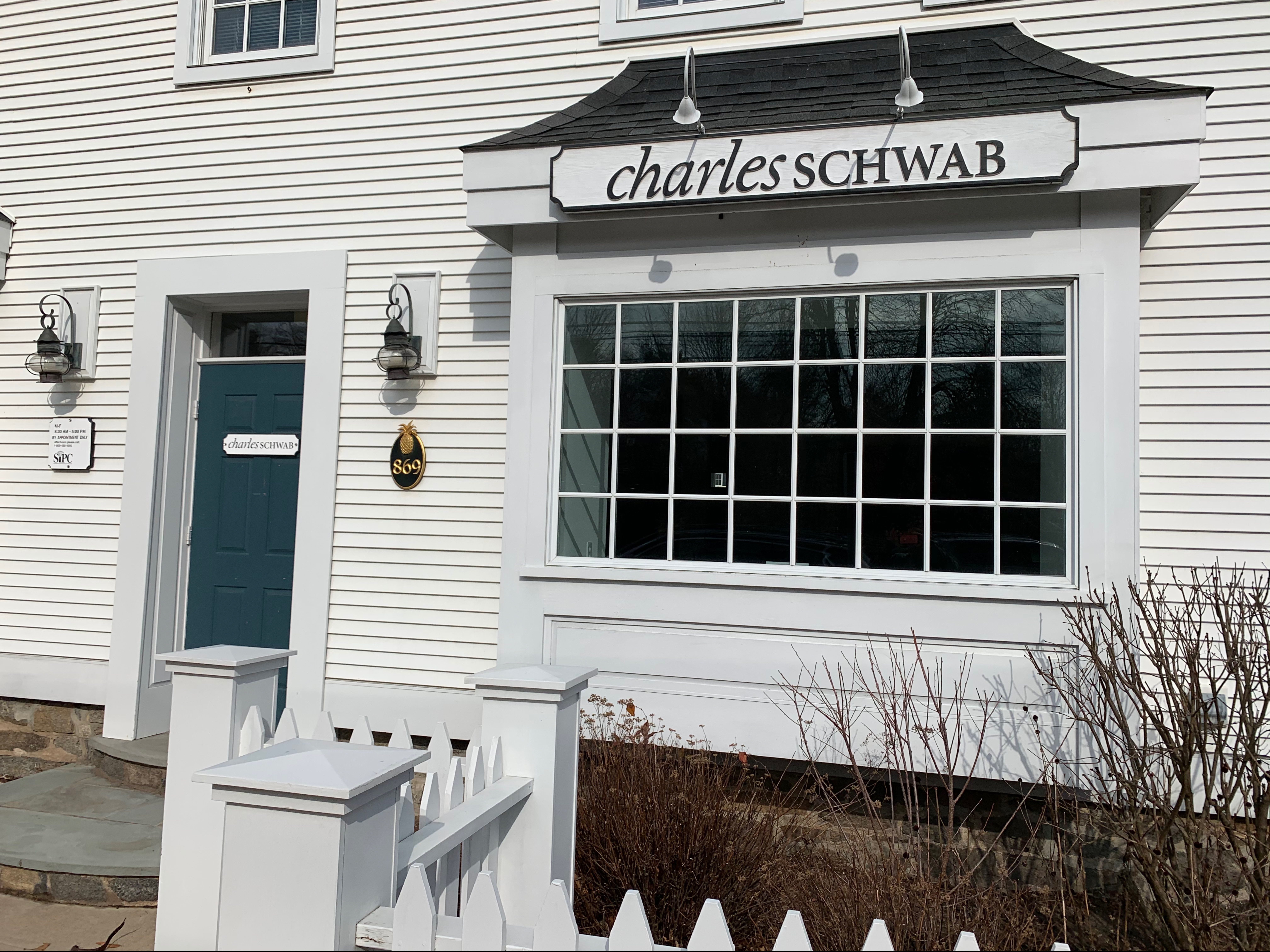 Charles Schwab 01