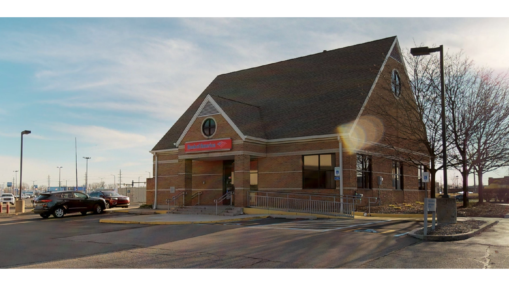 Bank of America (with Drive-thru ATM) 01