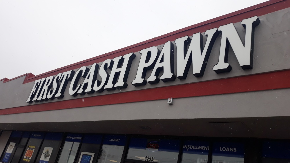 First Cash Pawn 01