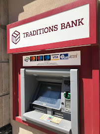 Traditions Bank 03