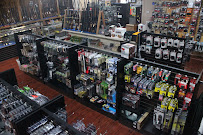 Smokefoot Trade & Loan 04