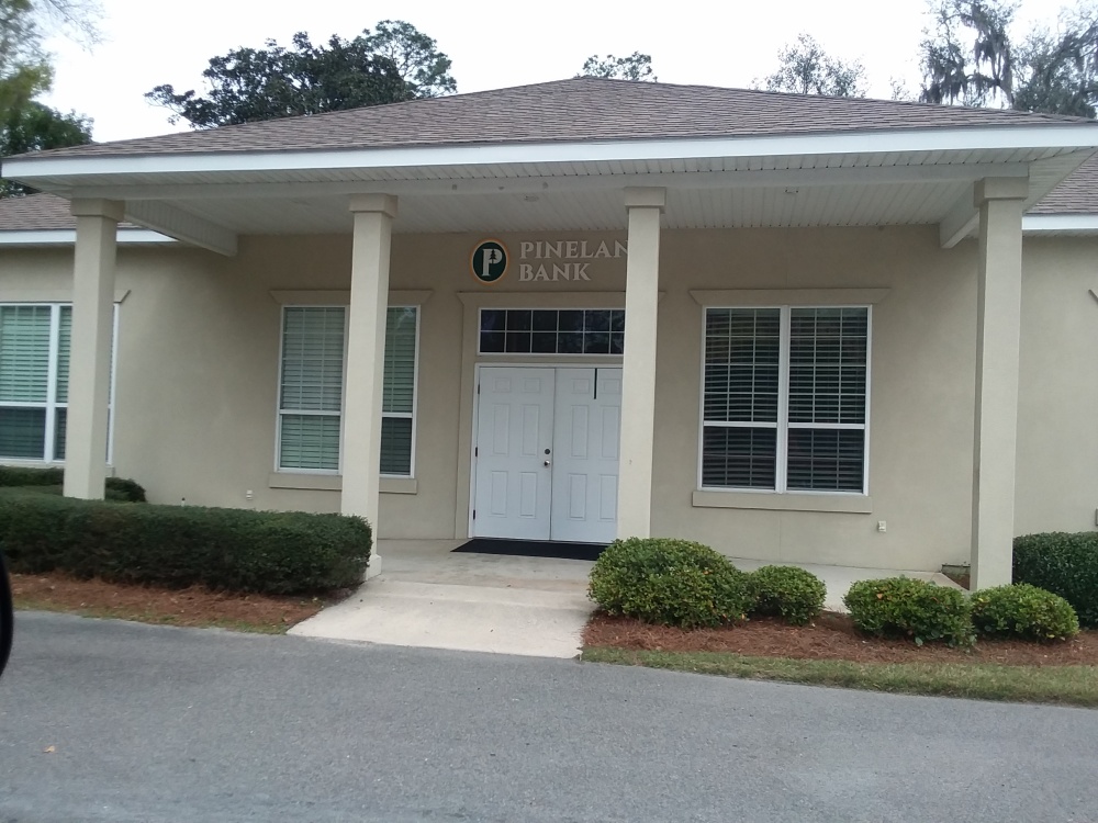 Pineland Bank 01
