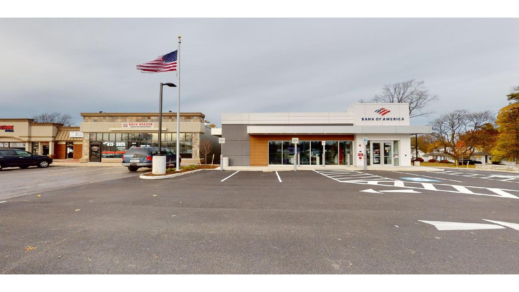 Bank of America (with Drive-thru ATM) 01