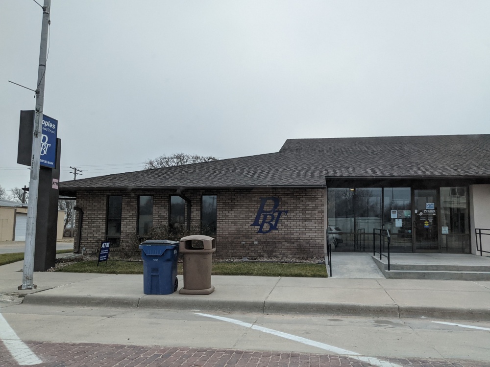 Peoples Bank and Trust 01