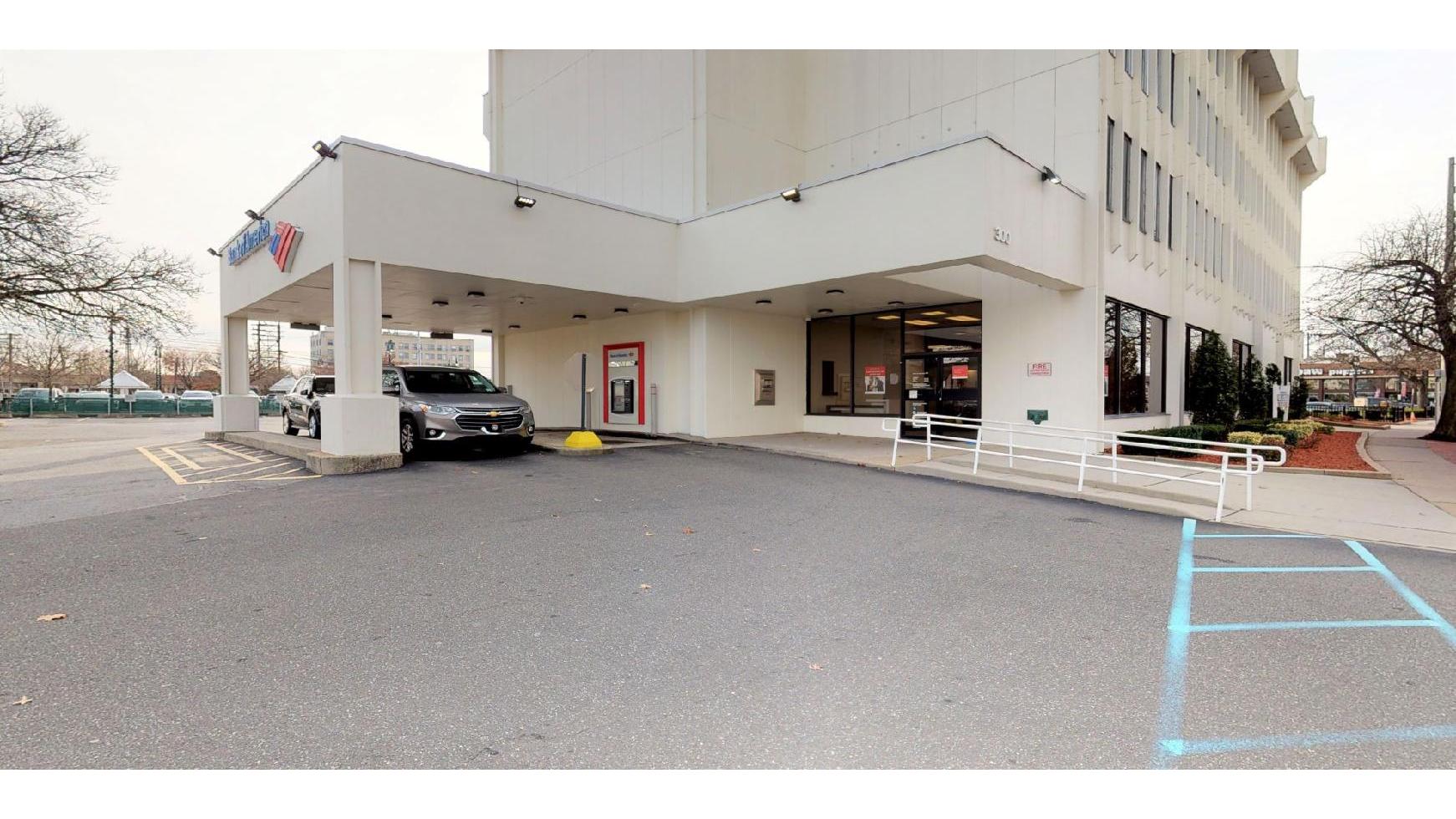 Bank of America (with Drive-thru ATM) 01