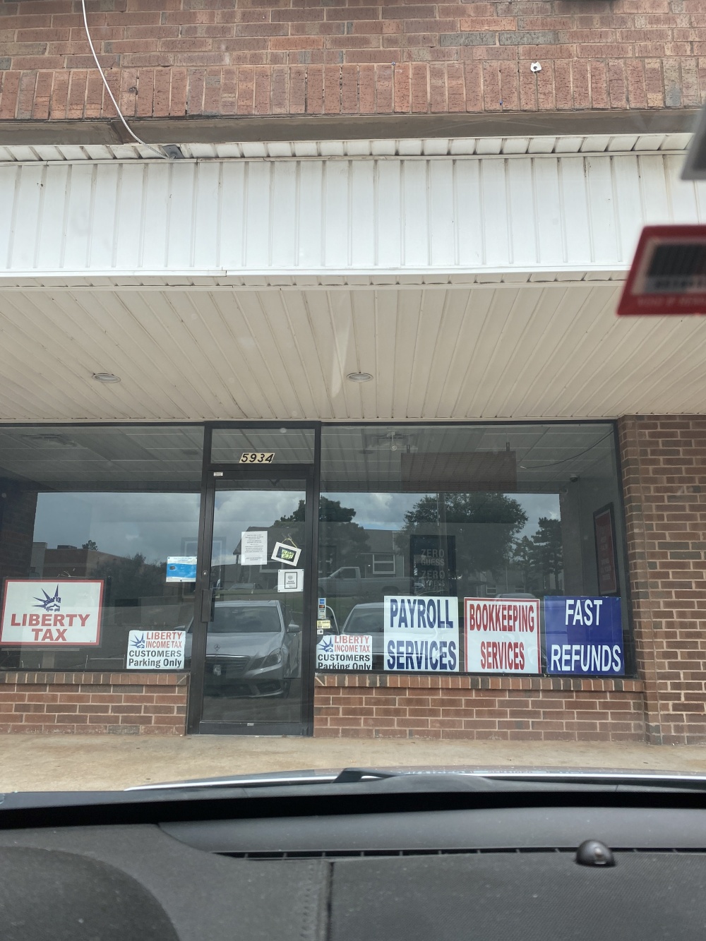 Liberty Tax & Loans 01