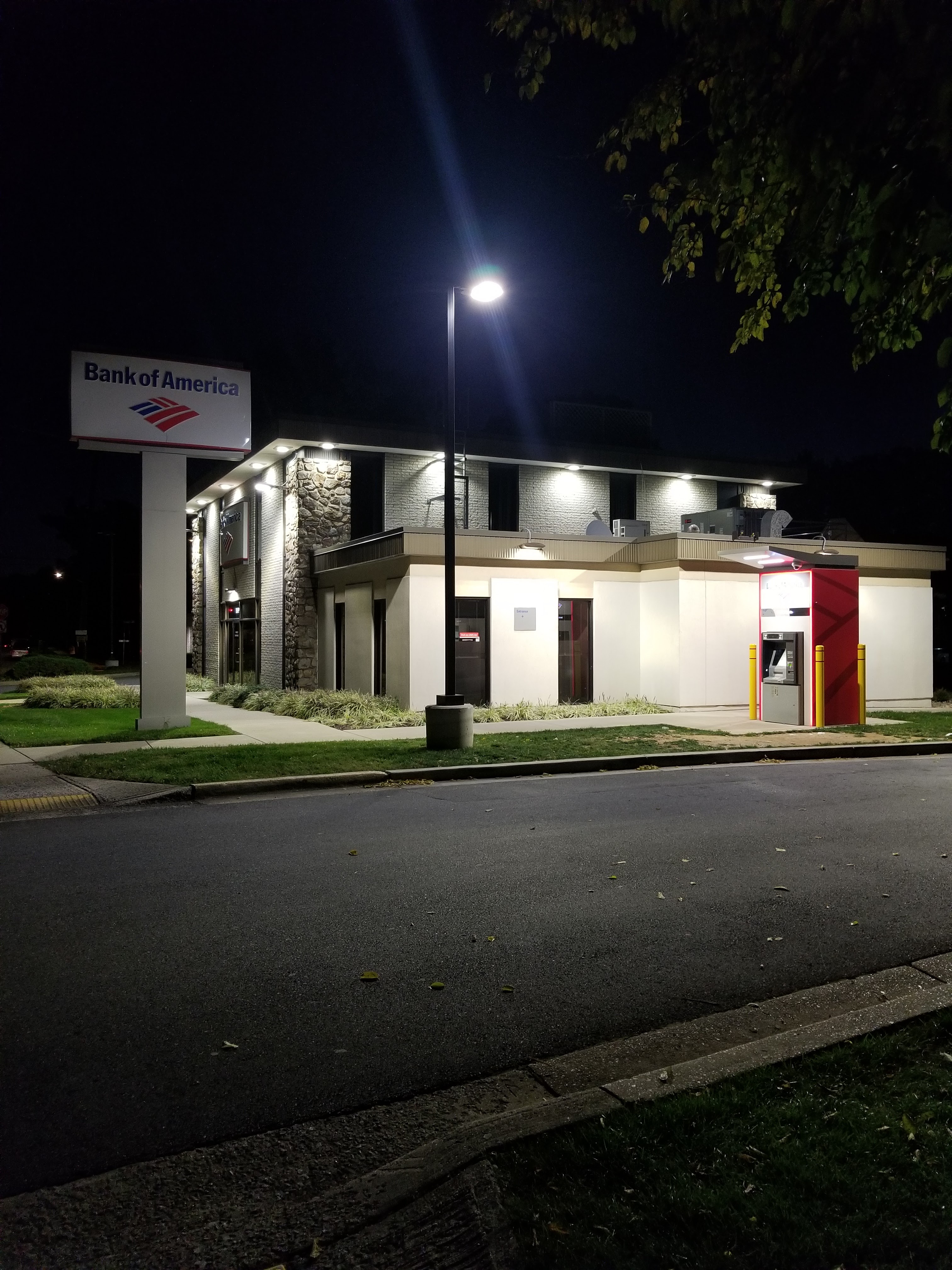 Bank of America (with Drive-thru ATM) 01