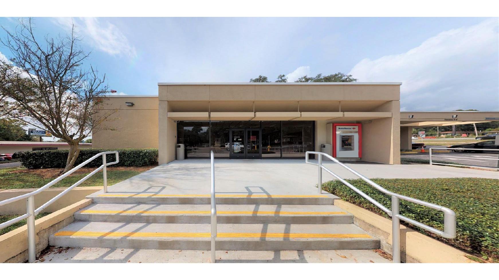 Bank of America (with Drive-thru ATM) 01