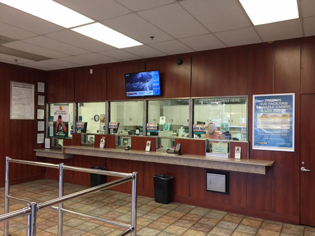 CCS Title Loan Services – LoanMart Riverside 01