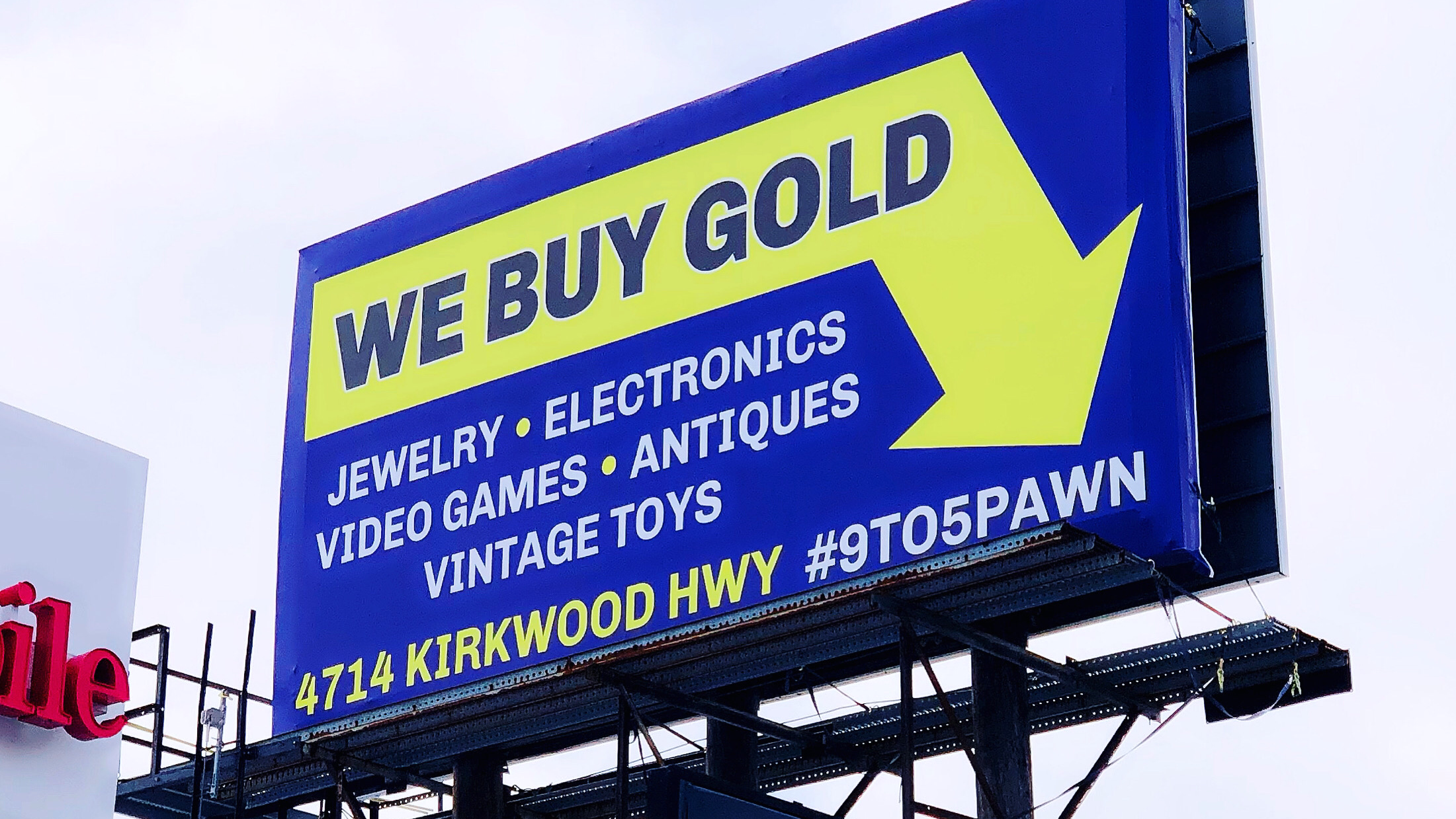 9 to 5 Pawn & Jewelry Co. [Casa de Empeño] 01