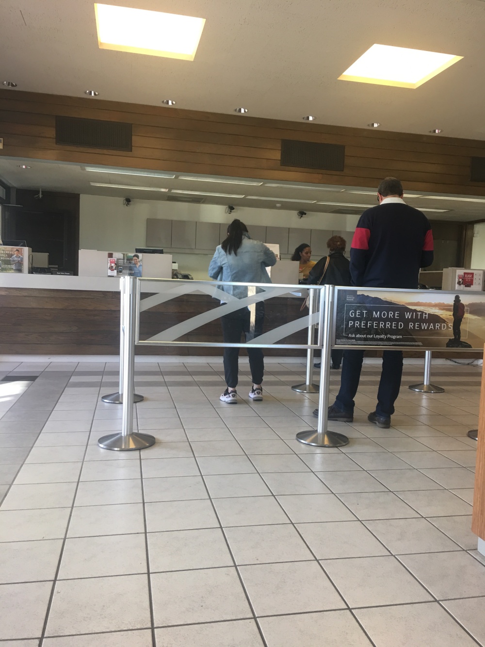 Bank of America (with Drive-thru ATM) 01