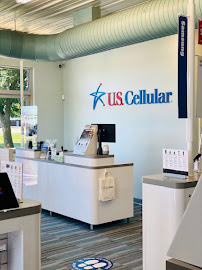 UScellular Authorized Agent - Kaul Communications Systems, Inc., Spring Green 04